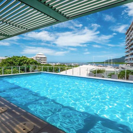فندق 602 Harbour Lights With Ocean Views كيرنز الغرفة الصورة