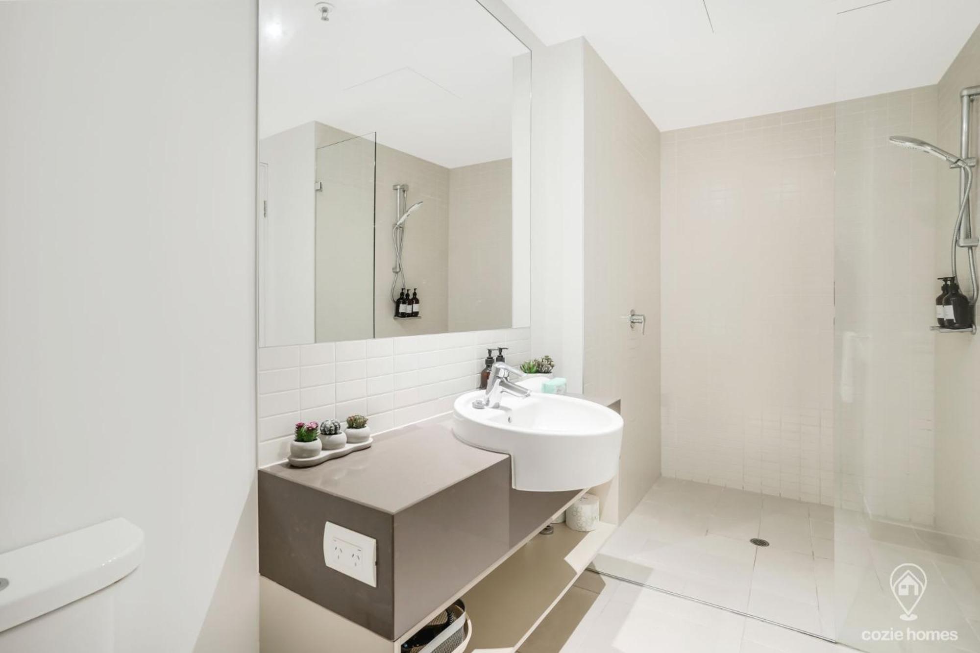 فندق 602 Harbour Lights With Ocean Views كيرنز الغرفة الصورة