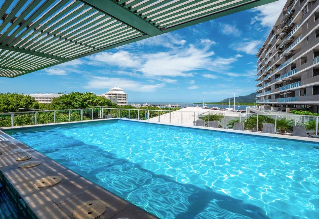 فندق 602 Harbour Lights With Ocean Views كيرنز الغرفة الصورة
