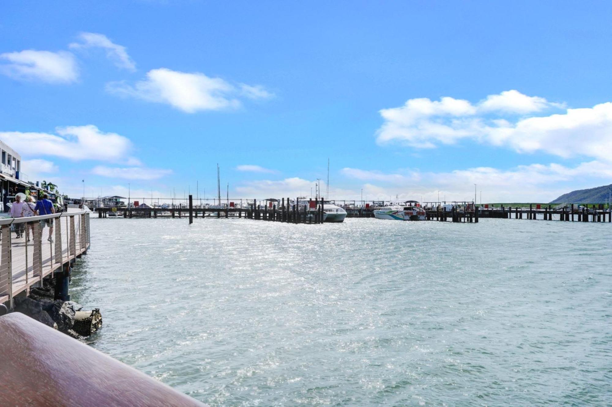 فندق 602 Harbour Lights With Ocean Views كيرنز الغرفة الصورة