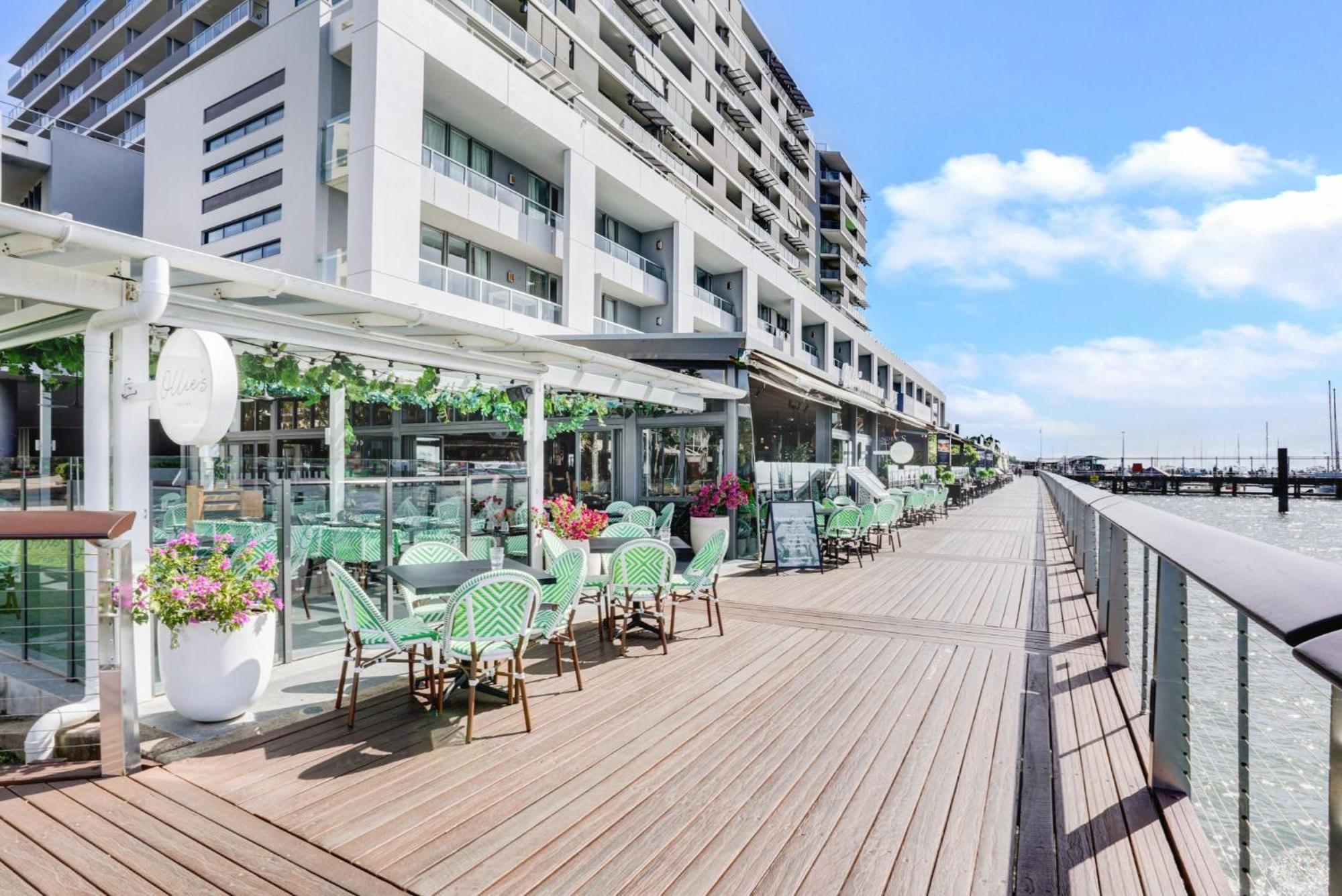 فندق 602 Harbour Lights With Ocean Views كيرنز الغرفة الصورة