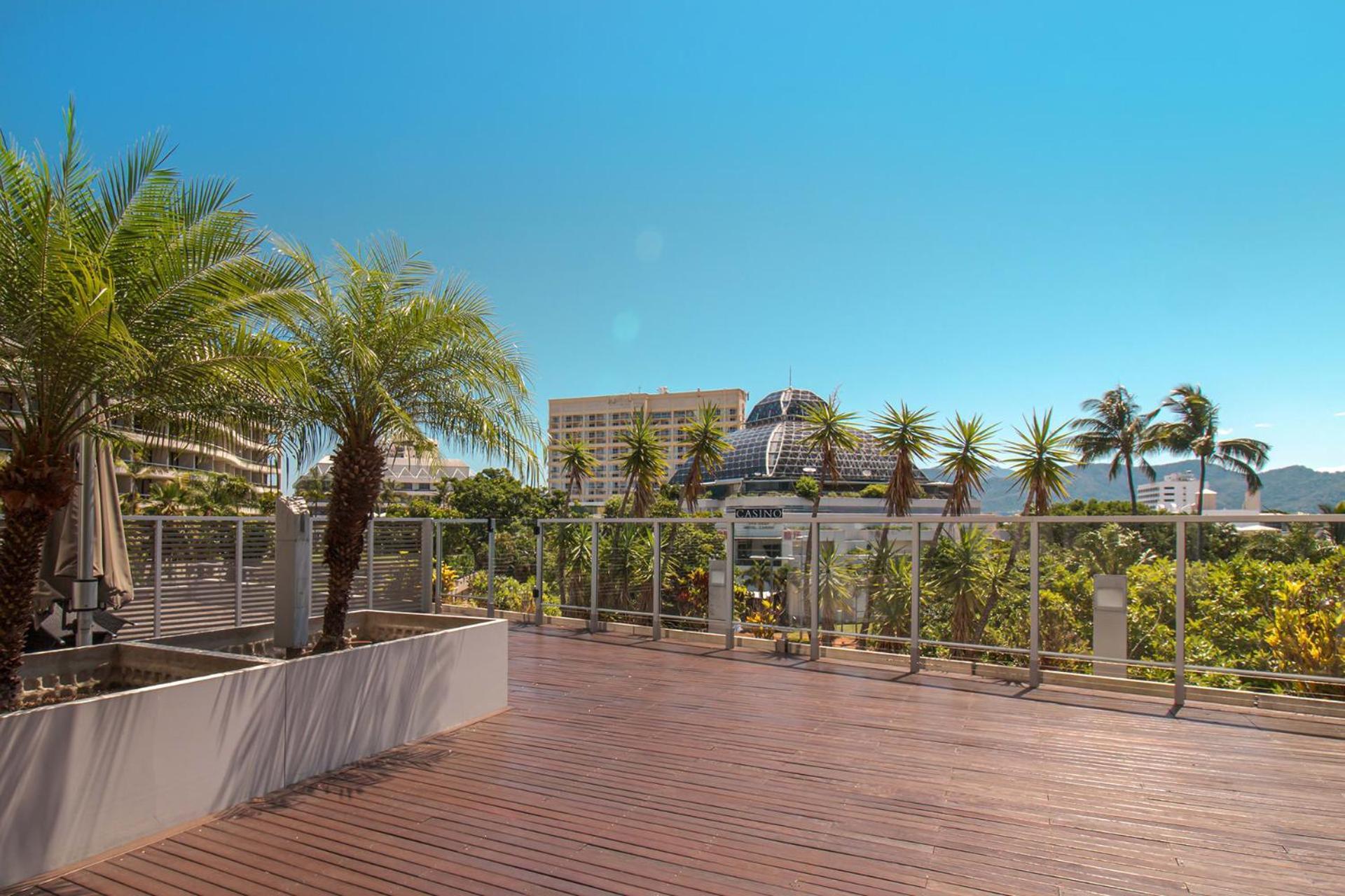 فندق 602 Harbour Lights With Ocean Views كيرنز الغرفة الصورة